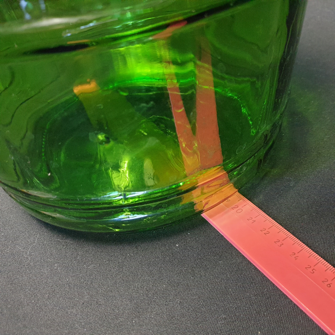 Бутыль из зелёного стекла с пластиковой завинчивающейся крышкой, 10 л. Картинка 6